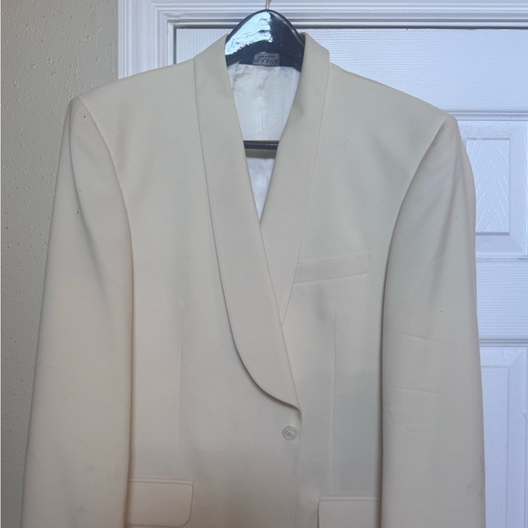 Joseph A. Banks Men'sCreamyIvoryColorTux 42R Extra Long